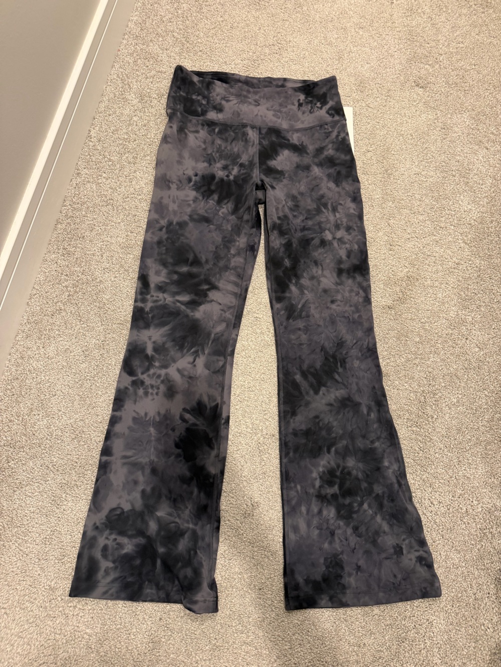 Lululemon NWT Groove SHR Flared Pant Nulu Diamond Dye Pitch Graphite Grey - Picture 2 of 4